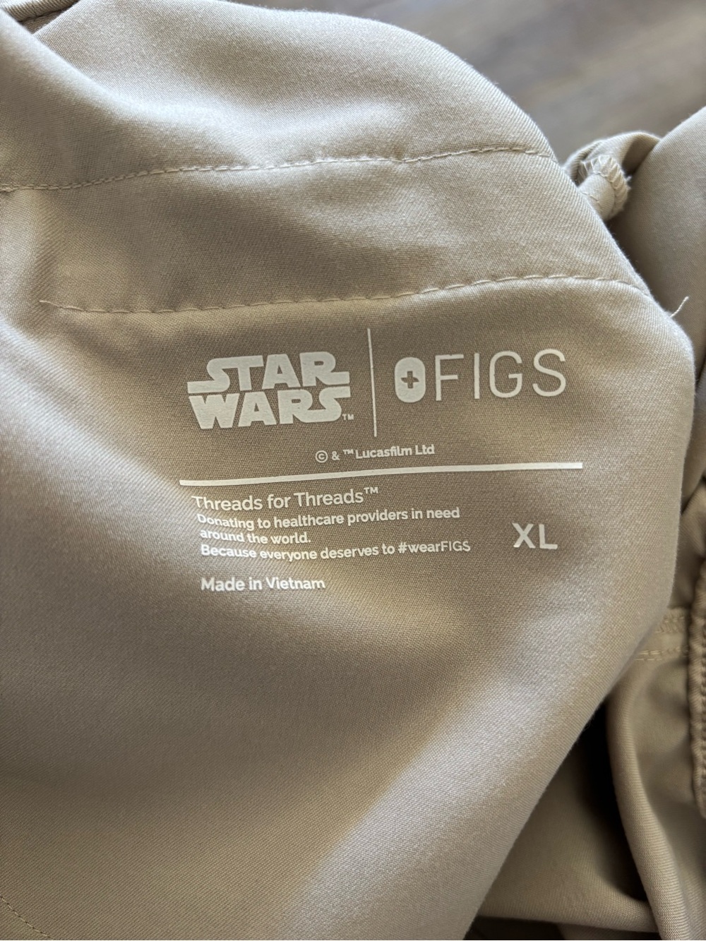 FIGS STAR WARS Mandalorian Scrub Jogger Women Size XL Beige Baby Yoda Pants RARE - Picture 7 of 10